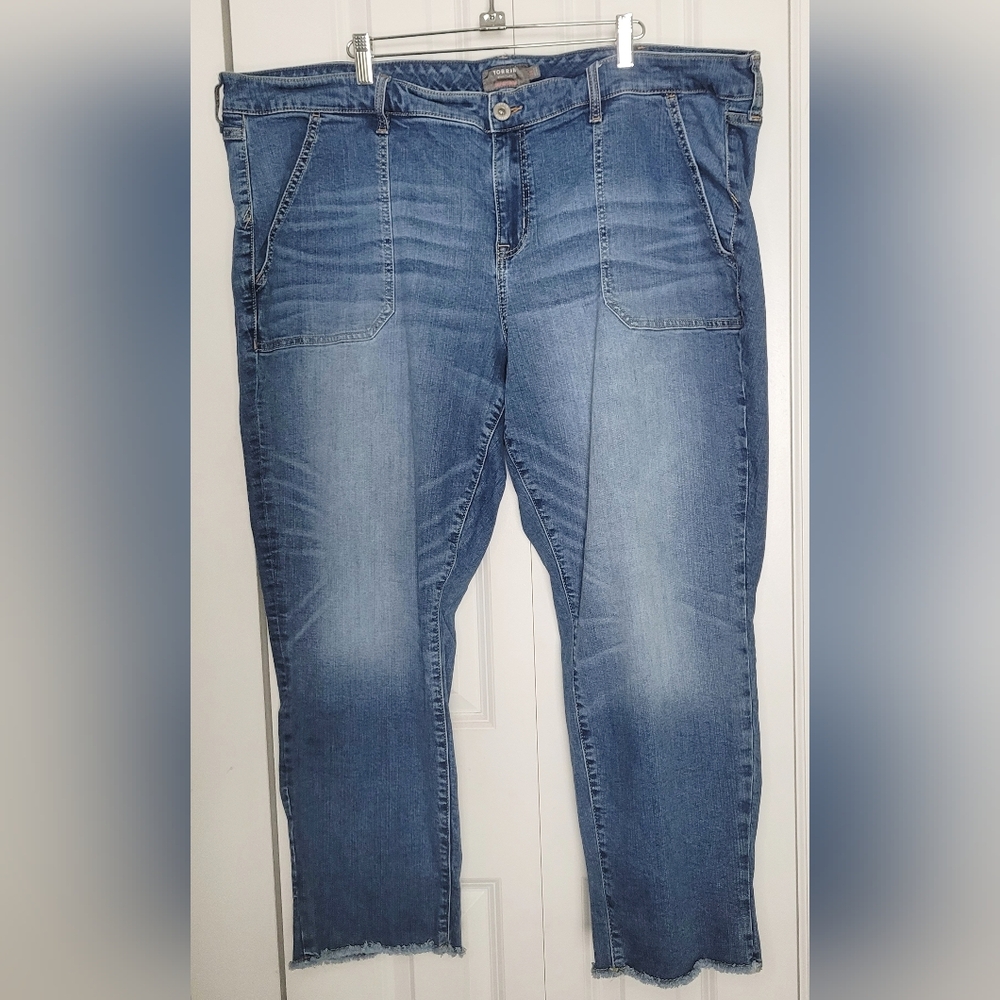 Torrid Cropped Boyfriend Stretch Denim Blue Jeans Size 24